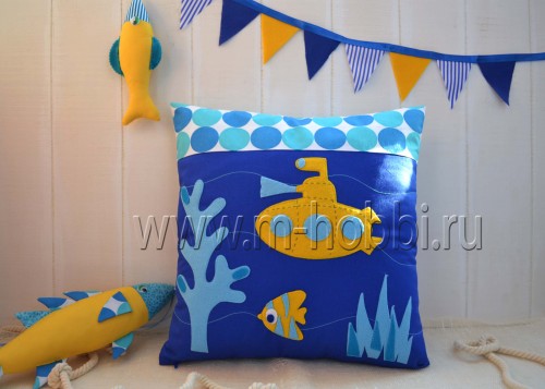 морская подушка для детской комнаты